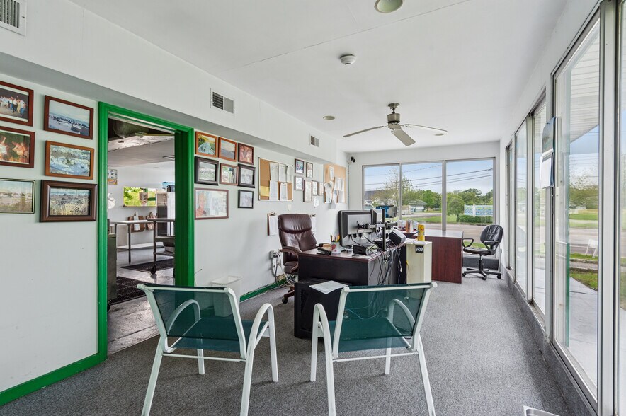 More Photos Of 590 County Road 39, Southampton Flex For Sale