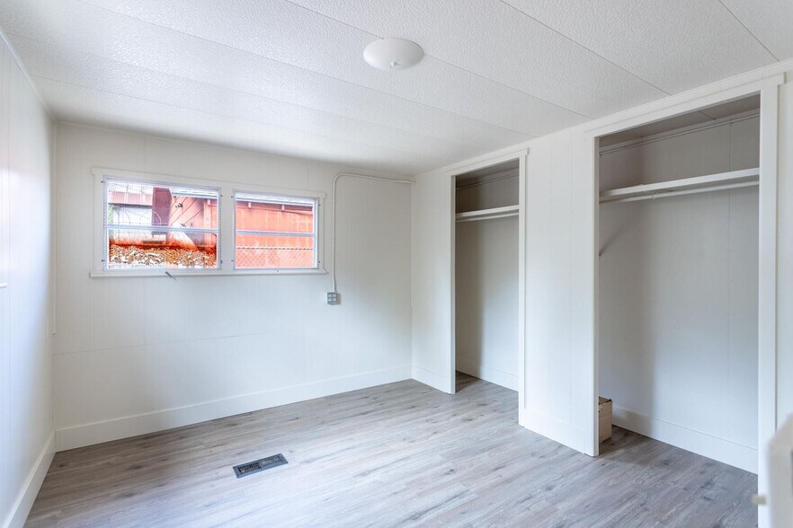 More Photos Of 37087 Main St, Burney Showroom For Sale