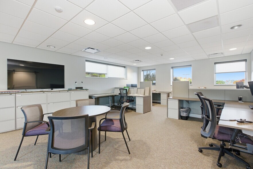More Photos Of 3009 Washington Rd, McMurray Office For Sale