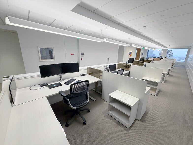 More Photos Of 515 S Flower St, Los Angeles Office For Lease