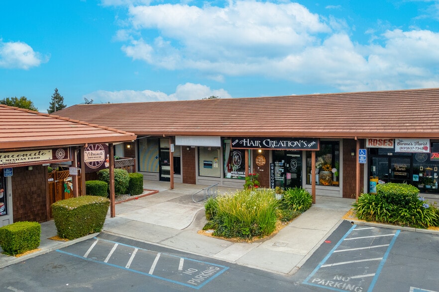 More Photos Of 191 San Felipe Rd, Hollister Unknown For Lease