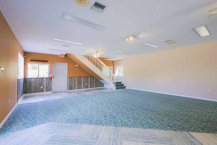 More Photos Of 9010 Astronaut Blvd, Cape Canaveral Warehouse For Sale