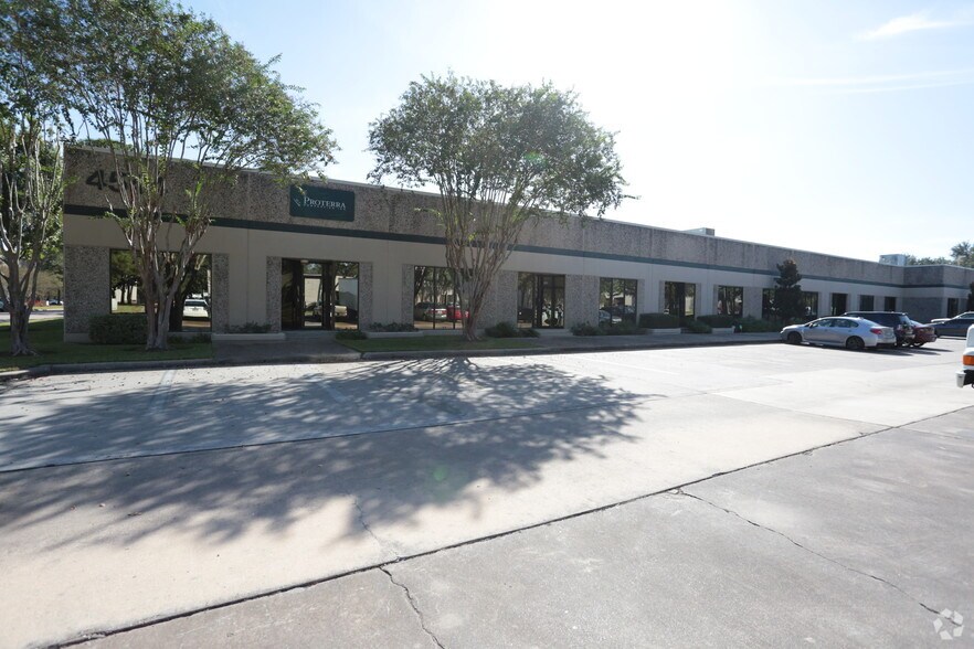 More Photos Of 4545 Pine Timbers St, Houston Unknown For Lease