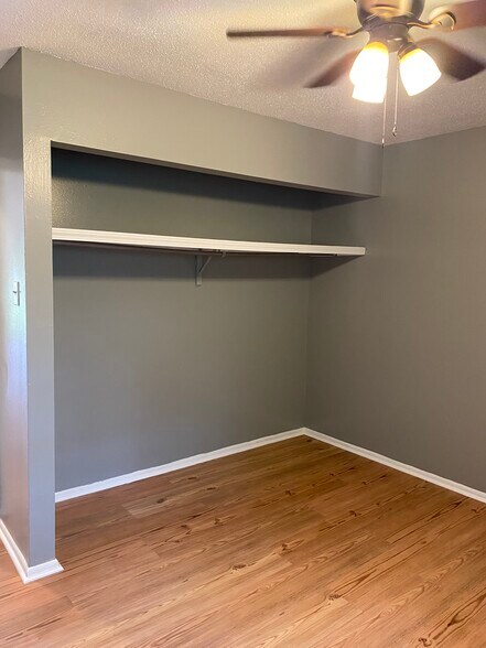 More Photos Of 3800 Hill Ave, Moss Point Apartments For Sale