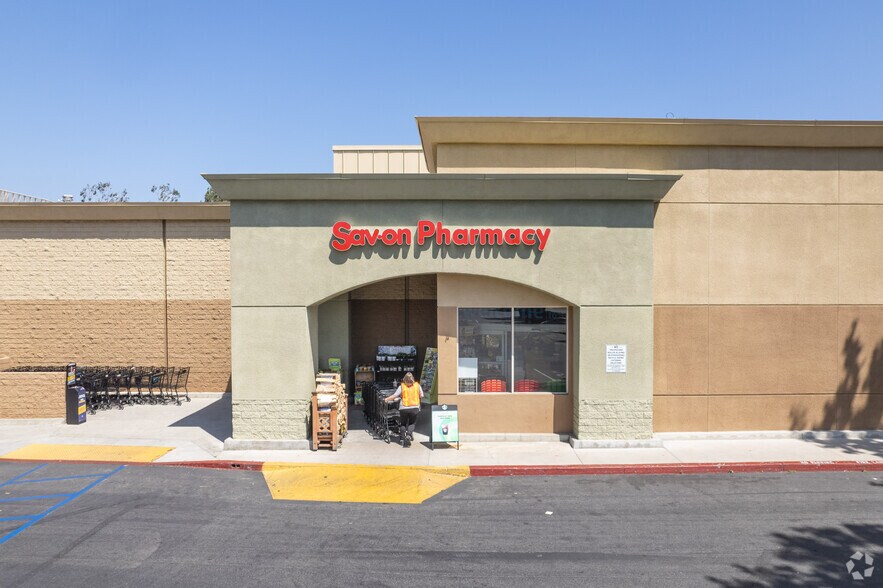 More Photos Of 1930-1956 N Placentia Ave, Fullerton Freestanding For Lease