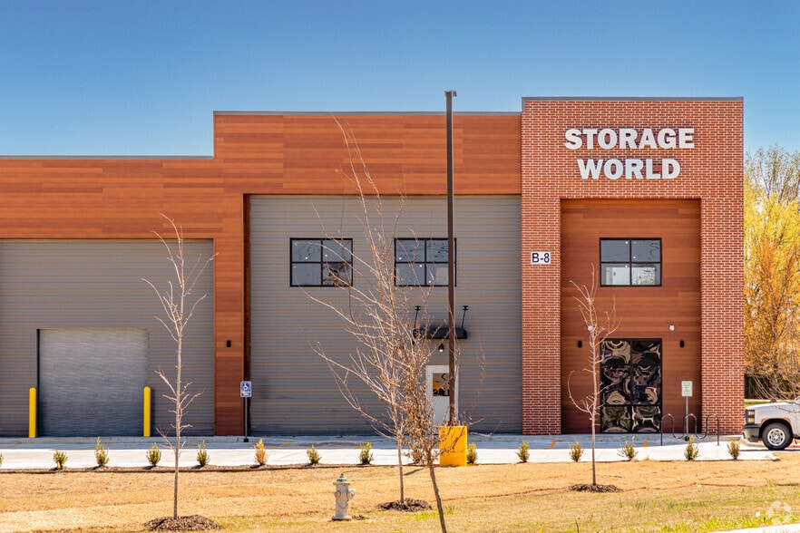 More Photos Of 174 W Stave Mill Rd, Rogers Self Storage For Lease