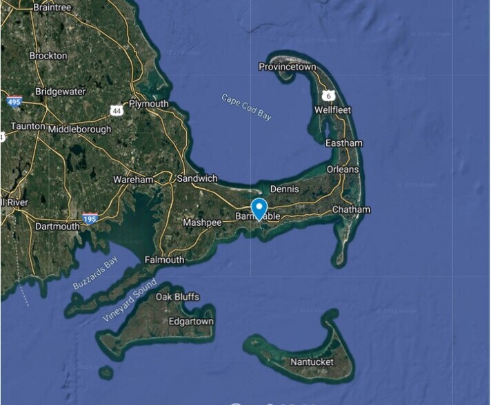 More Photos Of 453 Main St, Hyannis Freestanding For Sale