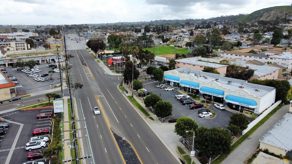 More Photos Of 3902 Pacific Coast Hwy, Torrance Unknown For Lease