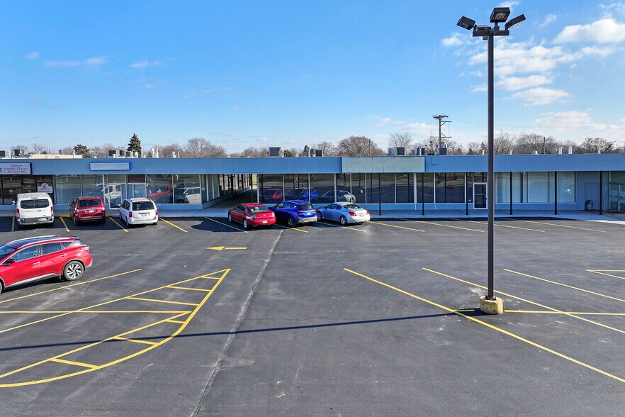 More Photos Of 2027-2055 22nd Ave, Kenosha General Retail For Sale