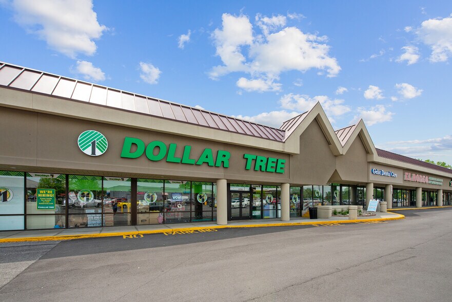 More Photos Of 11627-11715 Fox Rd, Indianapolis Storefront For Lease