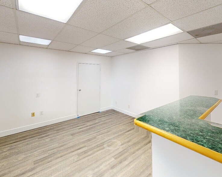 More Photos Of 1111 SE Federal Hwy, Stuart Medical For Lease