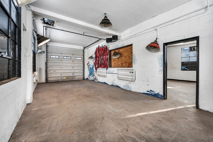 More Photos Of 417 S Colony St, Meriden Showroom For Lease