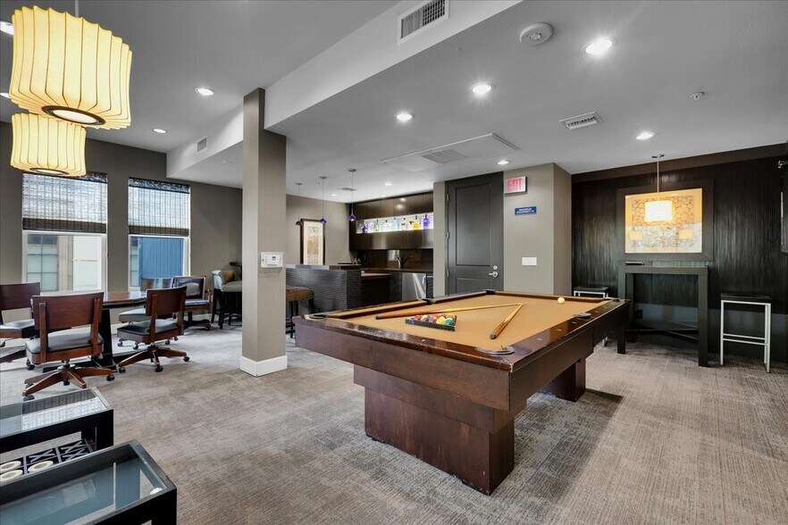 More Photos Of 300 E 4th St, Long Beach Apartments For Sale