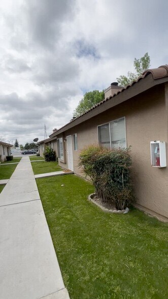 More Photos Of 4424 White Ln, Bakersfield Multifamily For Sale