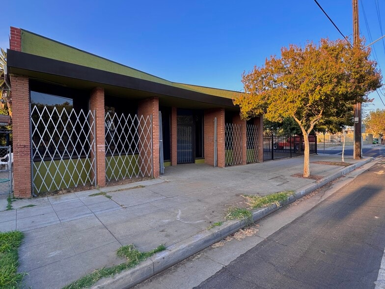 More Photos Of 741 E Belmont Ave, Fresno Freestanding For Lease