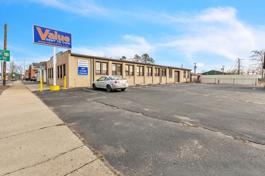 More Photos Of 785 Page Blvd, Springfield Light Manufacturing For Sale