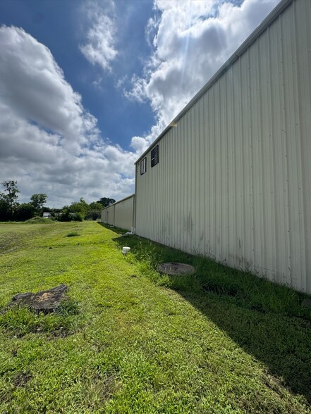 More Photos Of 616 S 9th St, Corsicana Warehouse For Sale