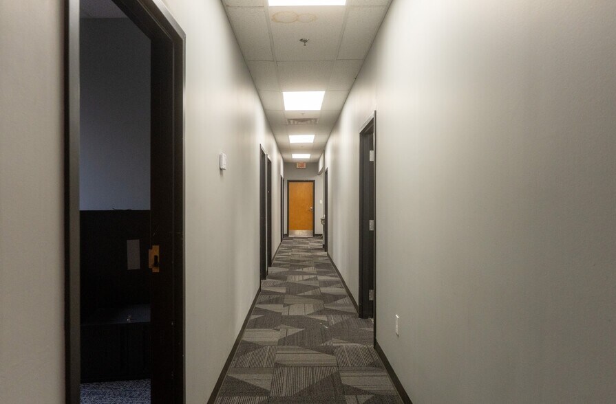 More Photos Of 207 Park Ct, Ridgeland Warehouse For Lease