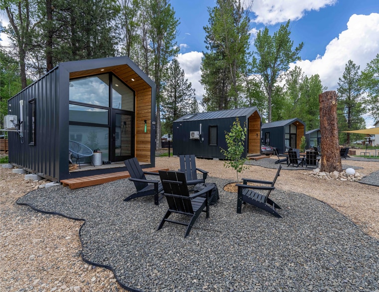 Primary Photo Of 102 Cottonwood St, Idaho City Hotel For Sale