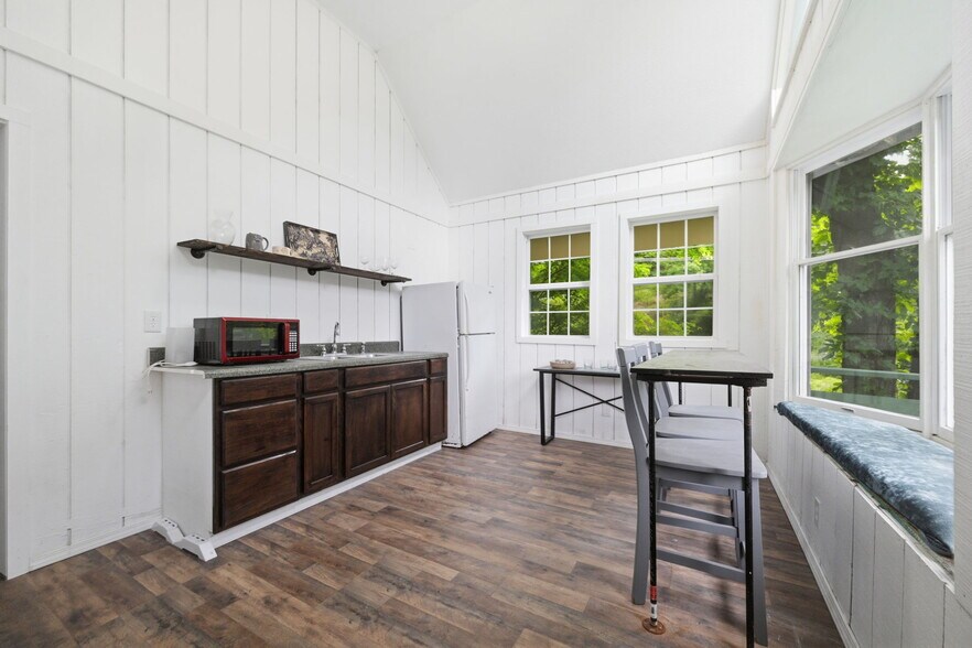 More Photos Of 3385 US Highway 321 S, Blowing Rock Office Residential For Sale