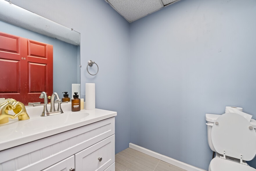 More Photos Of 250 Gorham St, Canandaigua Office For Sale