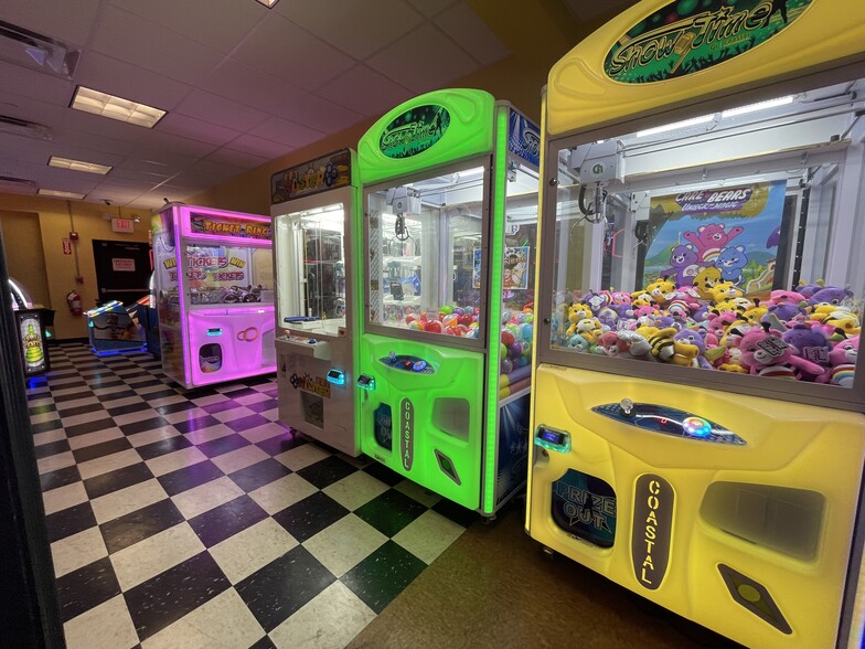 More Photos Of 2087 Main St, Tewksbury Freestanding For Sale