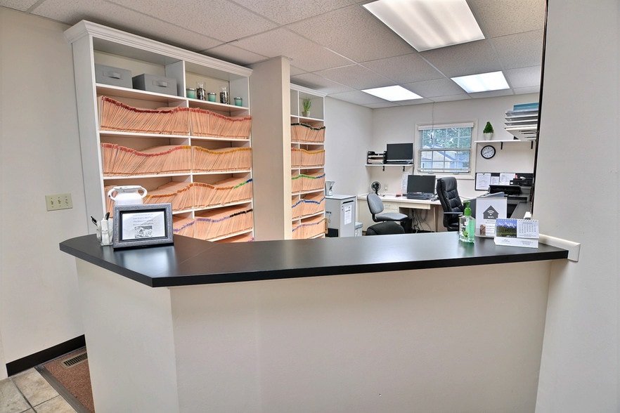 More Photos Of 709 S 18th St, Lafayette Freestanding For Sale