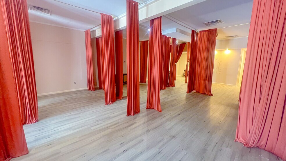 More Photos Of 27 N Maple Ave, Marlton Unknown For Lease