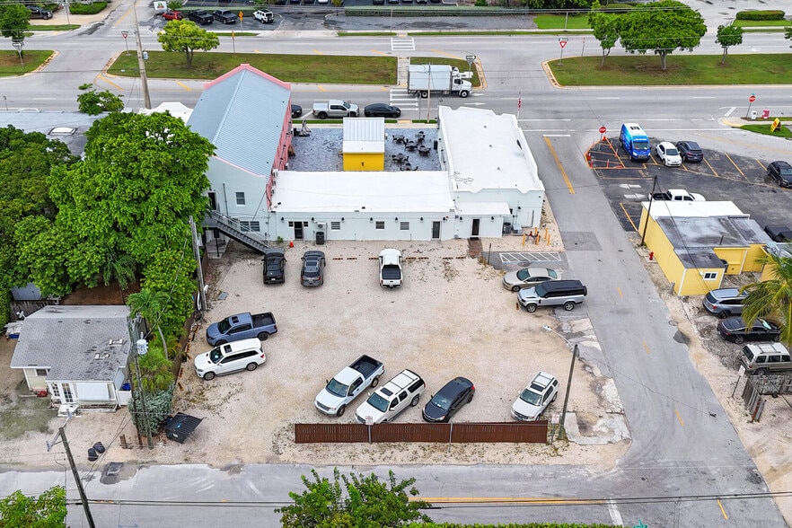 More Photos Of 91865 Overseas Hwy, Tavernier Storefront Retail Residential For Sale