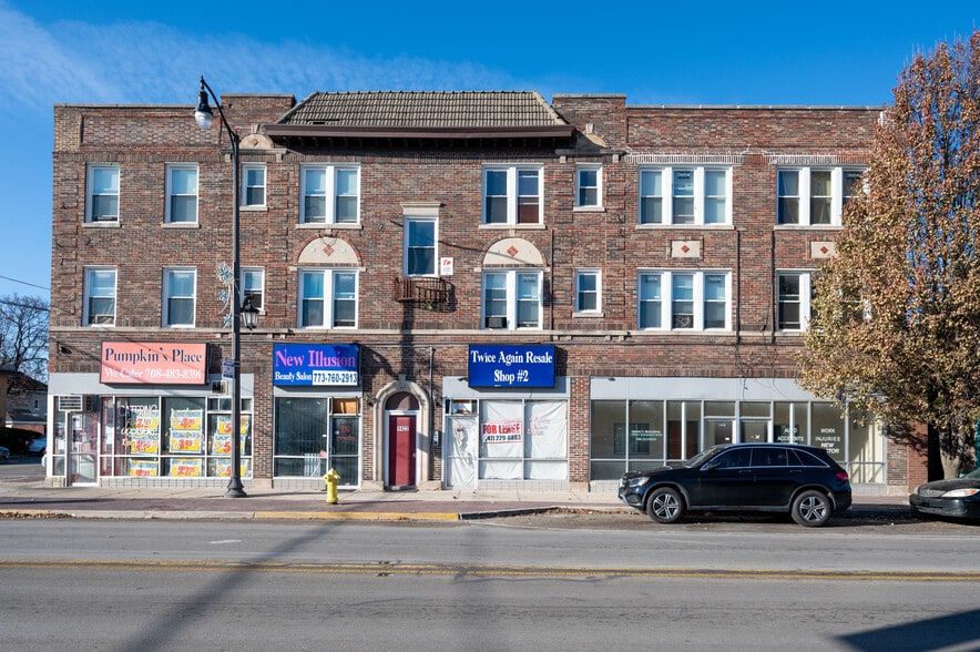 More Photos Of 1426 S 5th Ave, Maywood Apartments For Sale