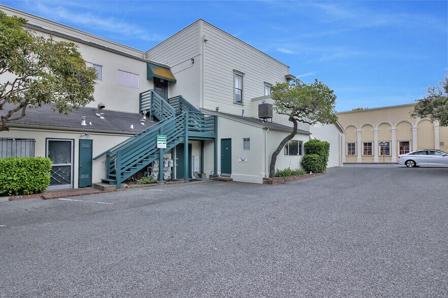 More Photos Of 486 Alvarado St, Monterey Storefront Retail Office For Lease