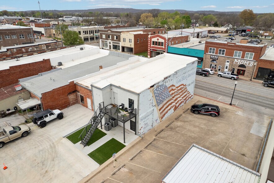 More Photos Of 216 E Rogers Blvd, Skiatook Storefront Retail Office For Sale