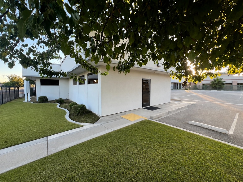 More Photos Of 4000 San Dimas St, Bakersfield General Retail For Sale