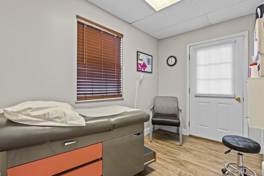 More Photos Of 101 N Main St, Stanton Healthcare For Sale