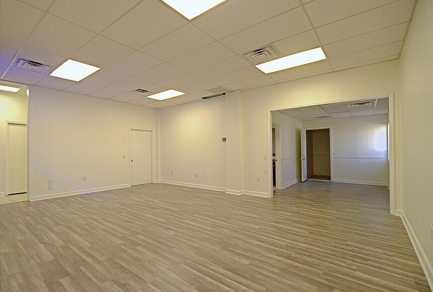 More Photos Of 18025 W Little York Rd, Katy Flex For Sale