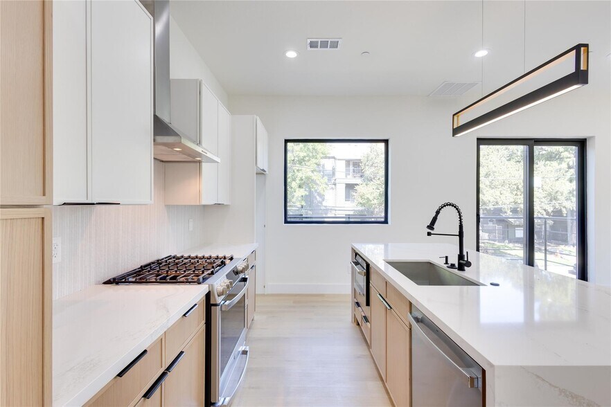More Photos Of 4206 Cabell Dr, Dallas Apartments For Sale