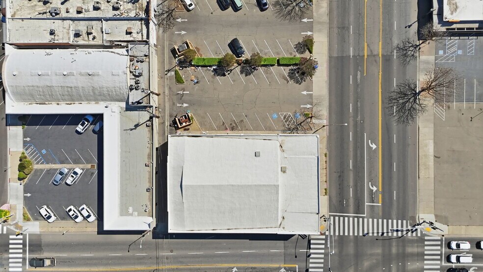 More Photos Of 208 E Olive Ave, Turlock Storefront Retail Office For Sale