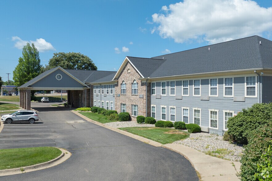 More Photos Of 622 Allegan St, Plainwell Hospitality For Sale