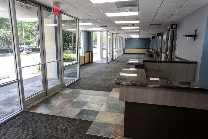 More Photos Of 11300-11340 Richmond Ave, Houston Light Manufacturing For Lease