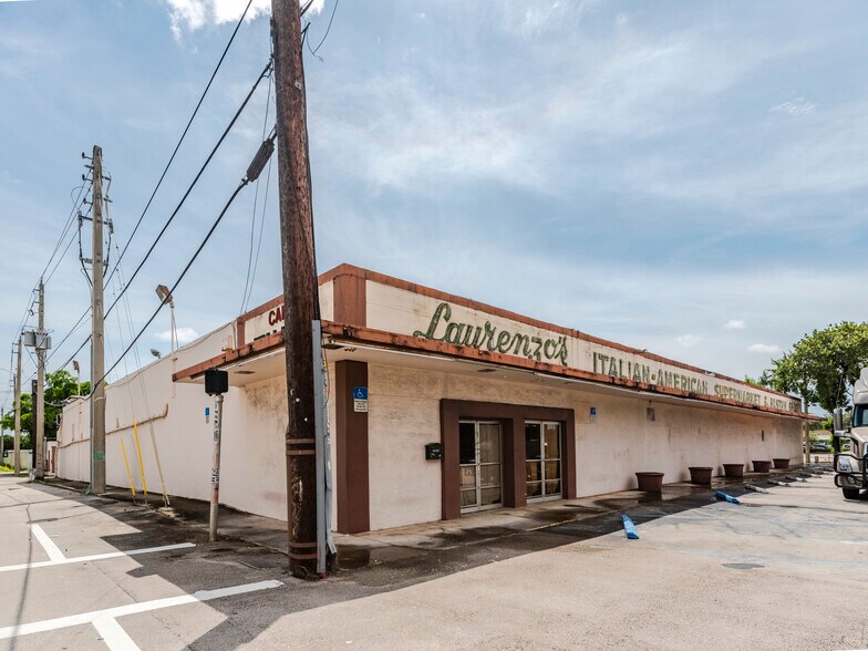 Primary Photo Of 16385 W Dixie Hwy, North Miami Beach Freestanding For Sale