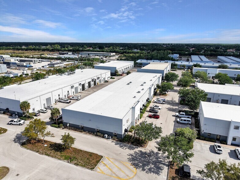 More Photos Of 8801 Business Park Dr, Fort Myers Warehouse For Lease