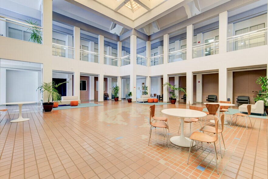 More Photos Of 1717 Precinct Line Rd, Hurst Medical For Lease