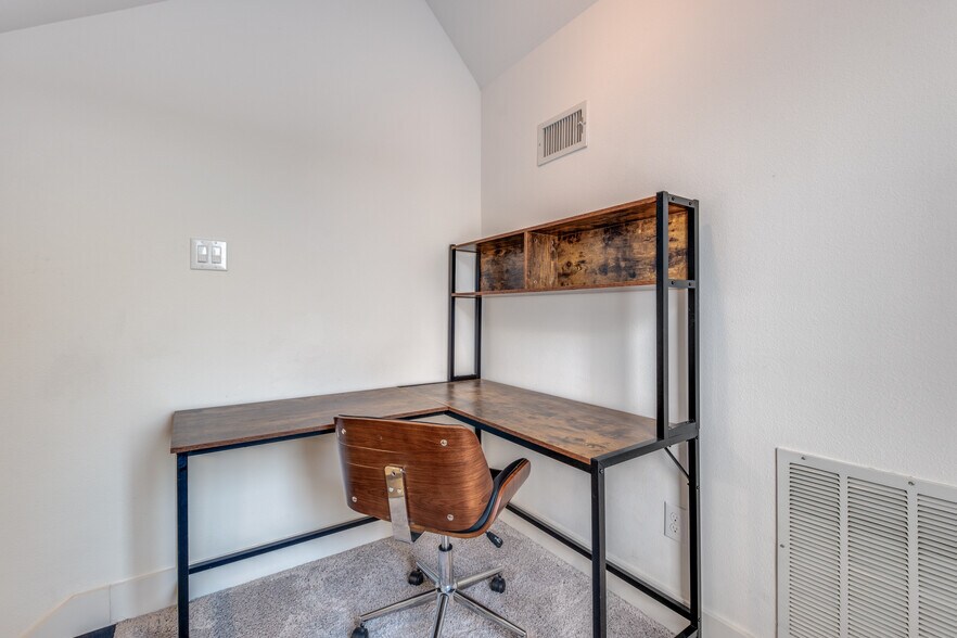 More Photos Of 2513 El Camino Ln, Dallas Specialty For Sale