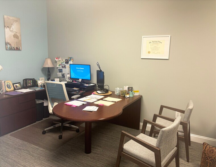 More Photos Of 108 Central Ave, Goose Creek Office For Sale