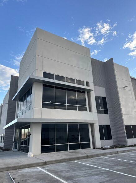 More Photos Of 14041 Journey Rd, Houston Distribution For Sale