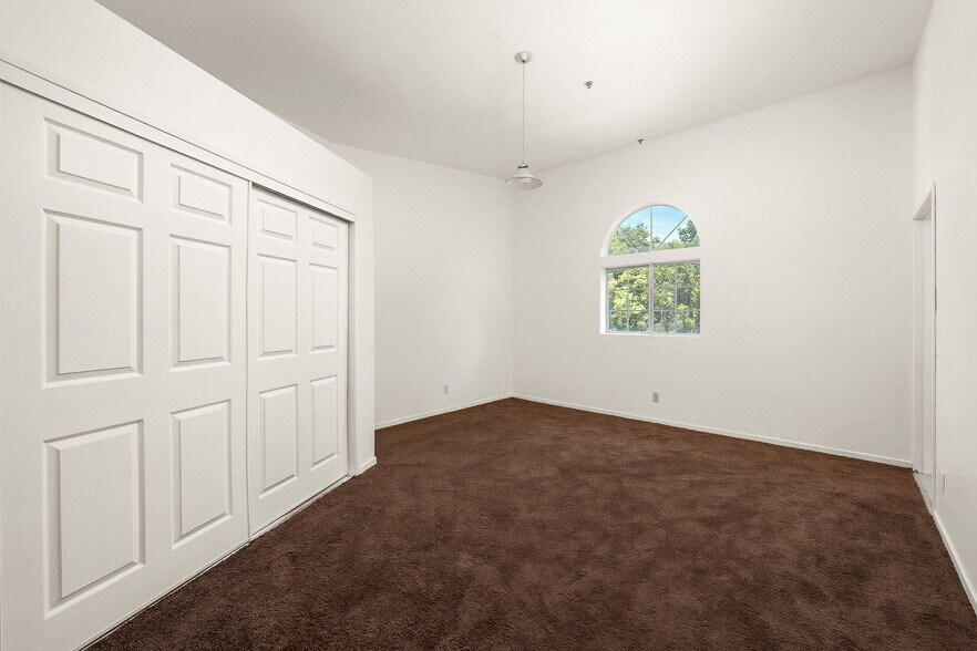 More Photos Of 2104 Mozart St, Los Angeles Apartments For Sale