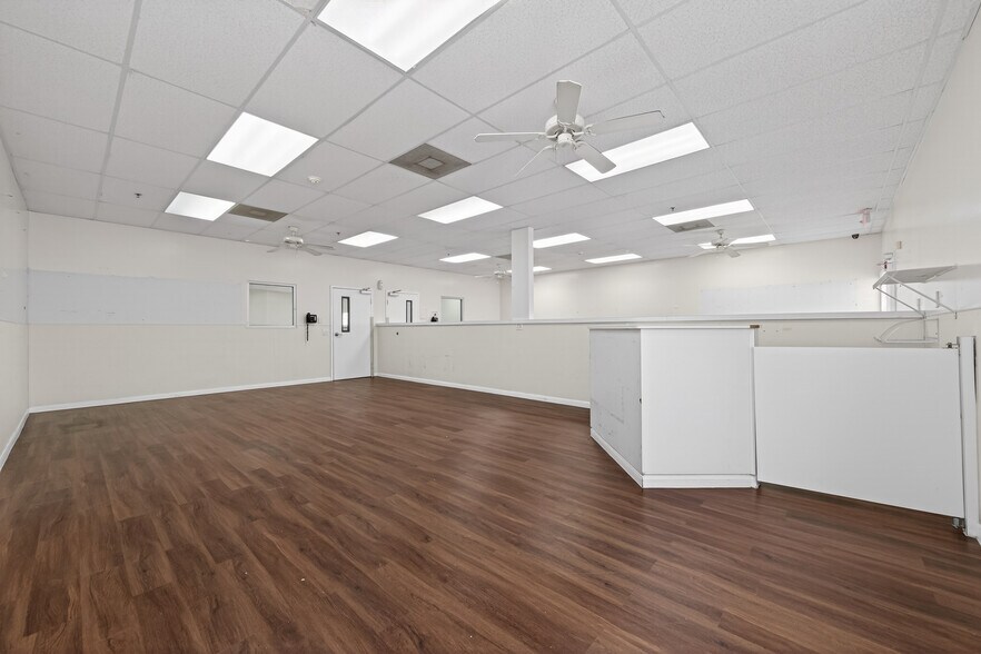 More Photos Of 8525 Queenston Blvd, Houston Freestanding For Sale