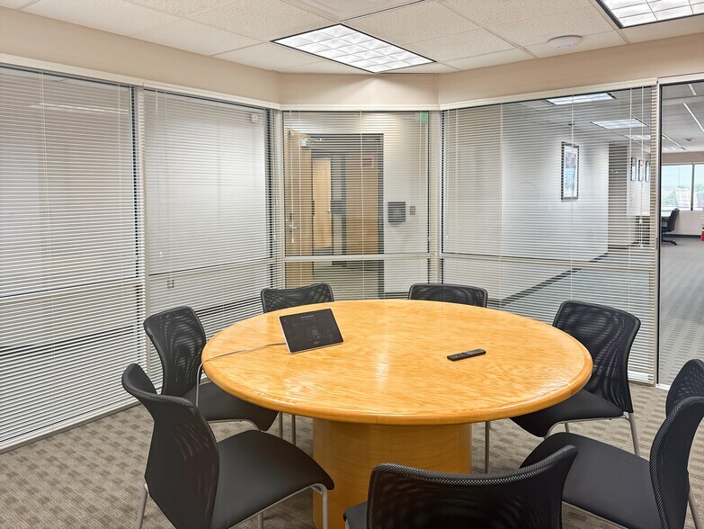 More Photos Of 2340 Alamo Ave SE, Albuquerque Coworking Space