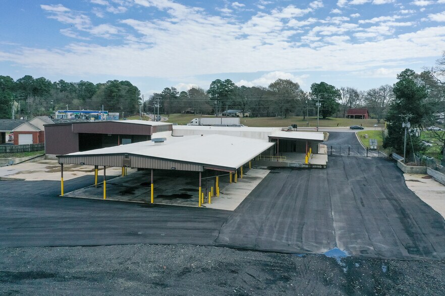 More Photos Of 1931 Rock Chapel Rd, Lithonia Warehouse For Lease