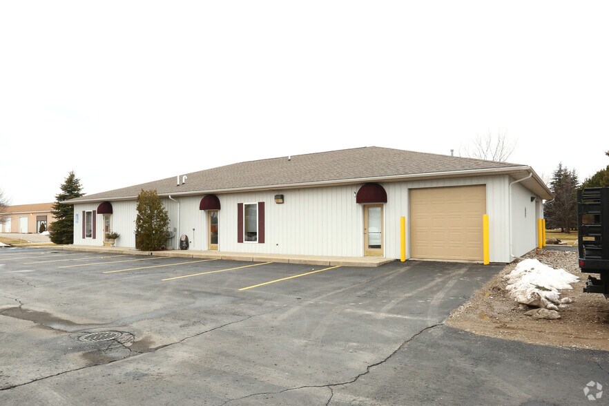 More Photos Of 3726 Fortune Blvd, Saginaw Office For Sale